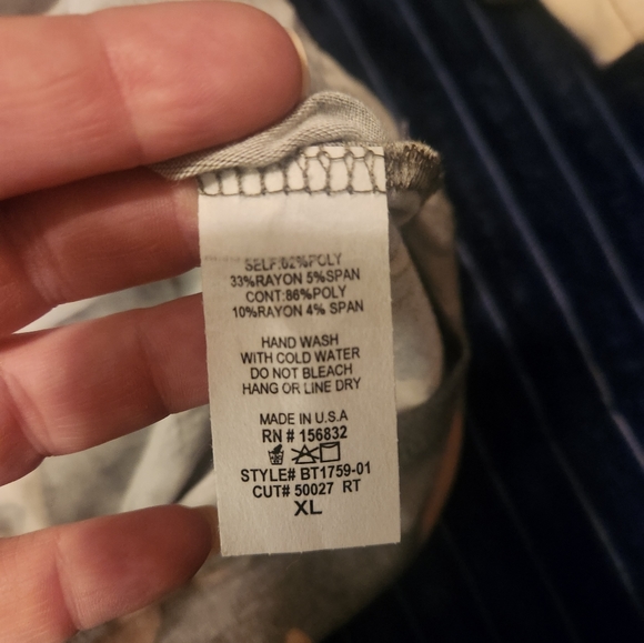 Camo top - Picture 3 of 3